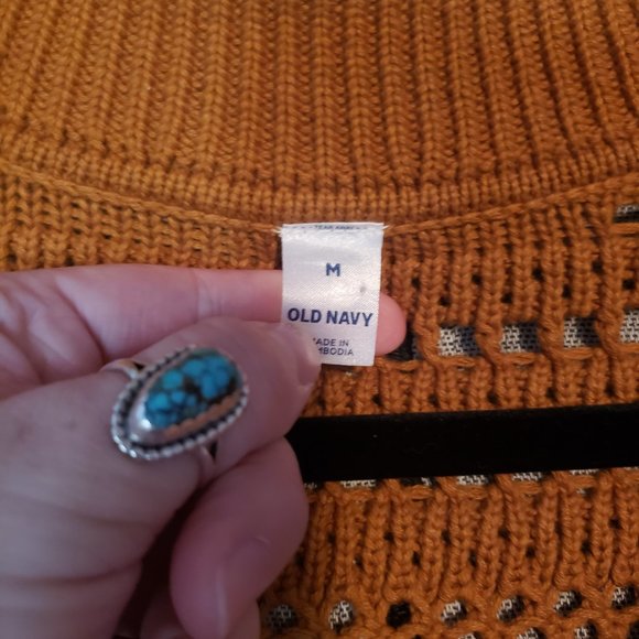 Old navy cropped, crochet camel sweater - Picture 4 of 5